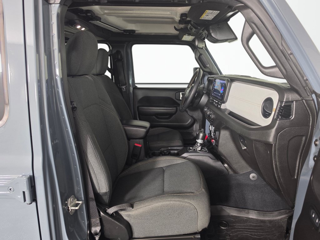 Used 2024 Jeep Wrangler Unlimited AWD/4WD image 38