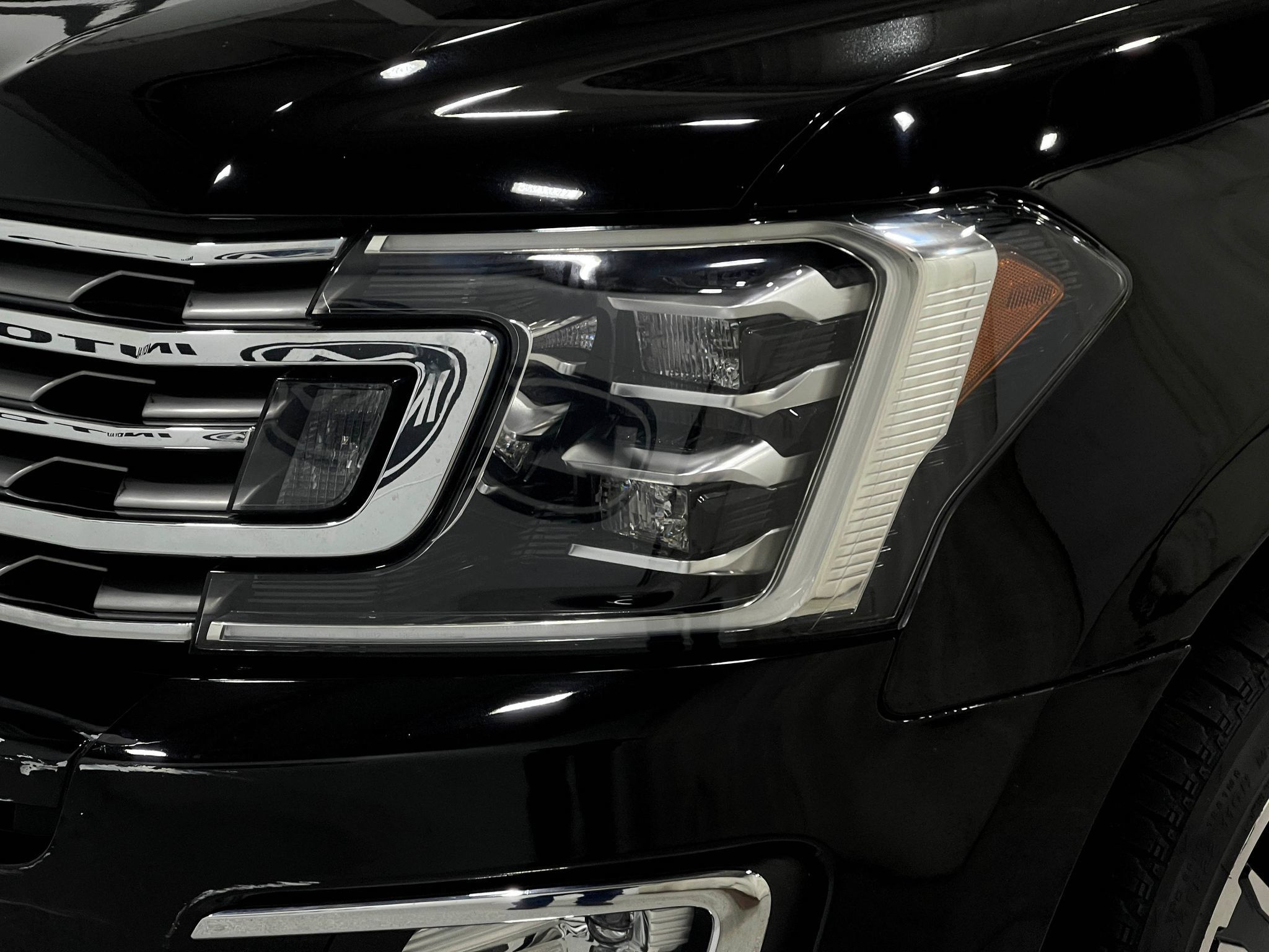 Used 2021 Ford Expedition Limited AWD/4WD image 35