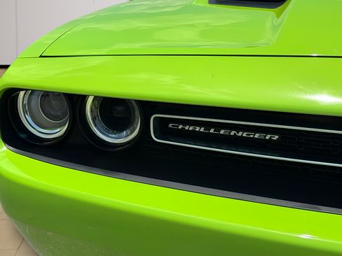 Used 2015 Dodge Challenger R/T Plus RWD image 40