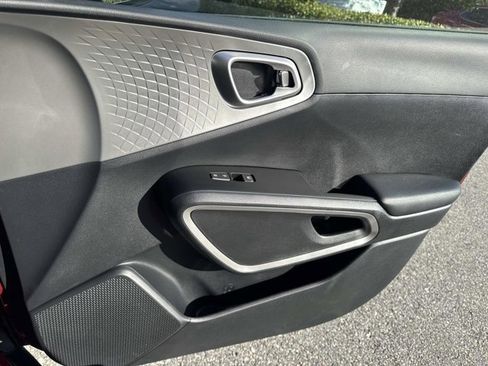 Used 2021 Kia Soul LX image 14