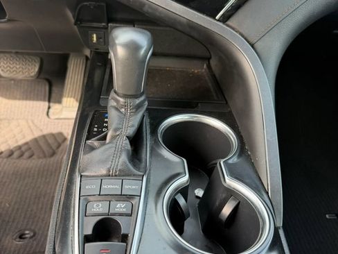 Used 2018 Toyota Camry XLE FWD image 26
