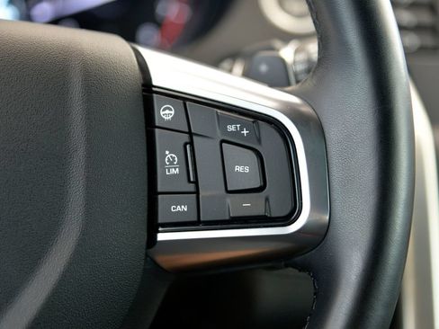 Used 2019 Land Rover Discovery Sport SE AWD/4WD image 24