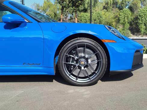 Certified 2025 Porsche 911 Targa 4 GTS image 11