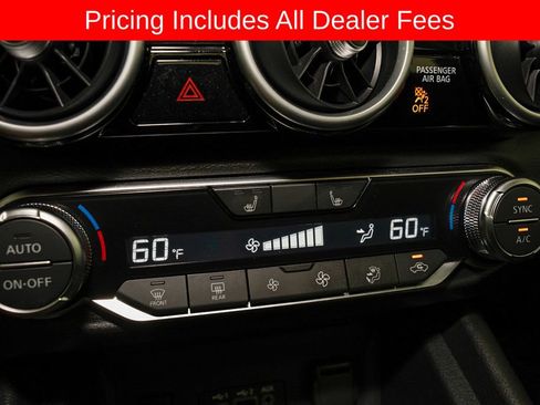 Certified 2025 Nissan Sentra SR FWD image 14