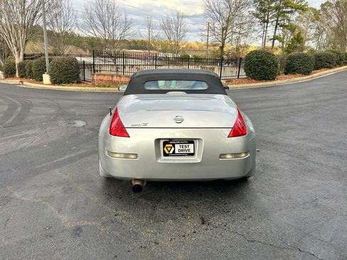 Used 2006 Nissan 350Z Touring image 6