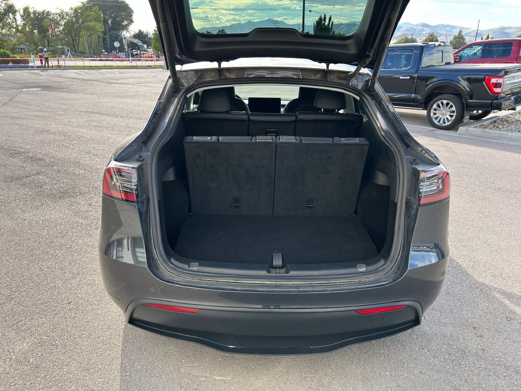 Used 2024 Tesla Model Y Long Range AWD/4WD image 7