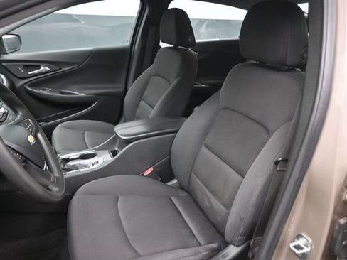 Used 2023 Chevrolet Malibu LT FWD image 19