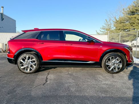 New 2026 Cadillac Optiq Luxury 1 image 10