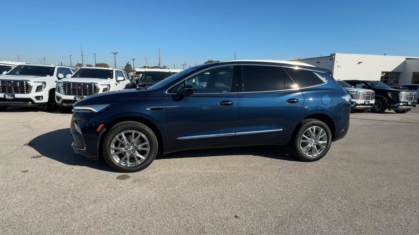 Used 2023 Buick Enclave Premium FWD image 6