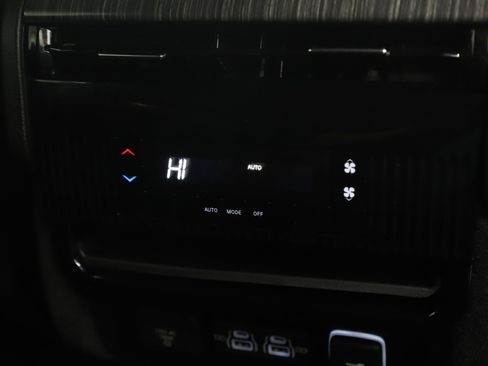 Used 2024 Jeep Wagoneer Series II w/ Flexible Seating Group AWD/4WD image 19