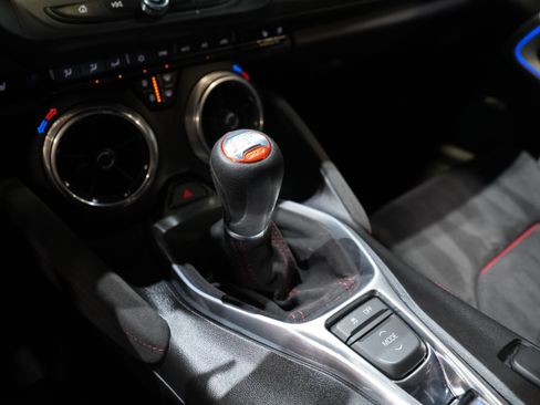 Used 2018 Chevrolet Camaro ZL1 RWD image 38