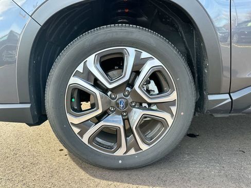 Certified 2025 Subaru Ascent Limited image 11