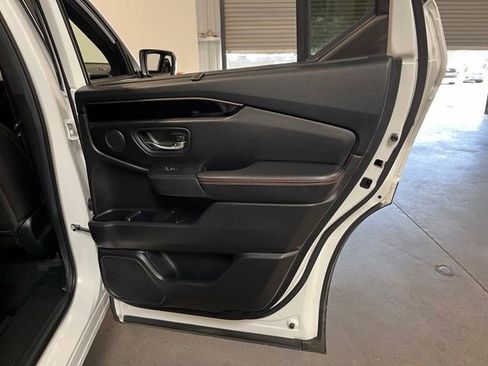 Used 2024 Honda Pilot TrailSport image 14