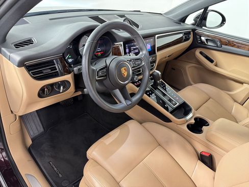 Certified 2024 Porsche Macan S AWD/4WD image 4