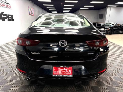 Used 2020 MAZDA MAZDA3 Sedan FWD image 12