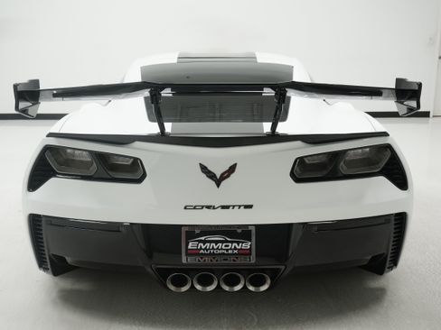 Used 2018 Chevrolet Corvette Grand Sport w/ Z07 Performance Package RWD image 5