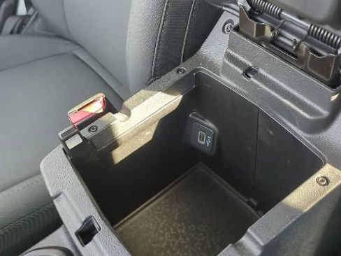 Used 2022 Jeep Wrangler Unlimited Sport image 33