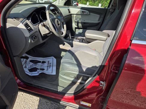 Used 2012 Chevrolet Traverse LT image 6