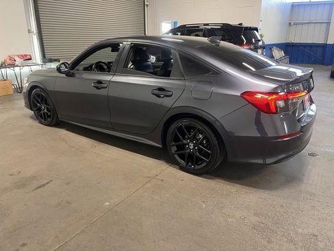 Used 2023 Honda Civic Sport image 3
