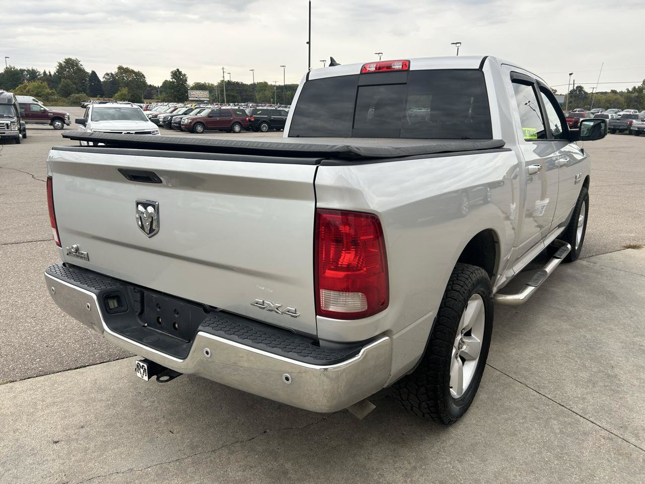 Used 2016 RAM 1500 SLT AWD/4WD image 5
