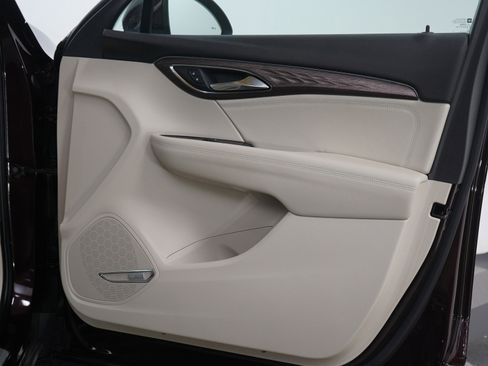 Used 2022 Buick Envision Avenir w/ Technology Package II image 11