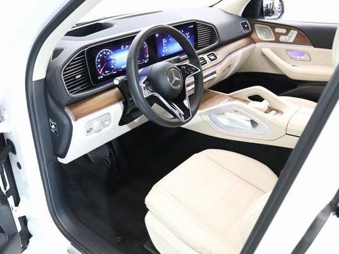 Used 2024 Mercedes-Benz GLE 580 4MATIC image 23