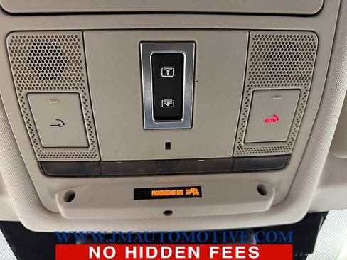 Used 2019 Land Rover Discovery Sport HSE Luxury image 35