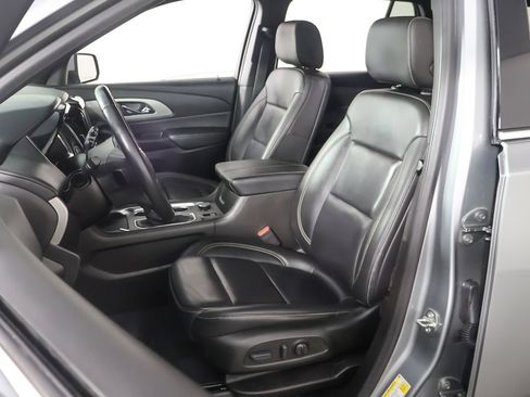 Used 2023 Chevrolet Traverse LT w/ LT Premium Package AWD/4WD image 32
