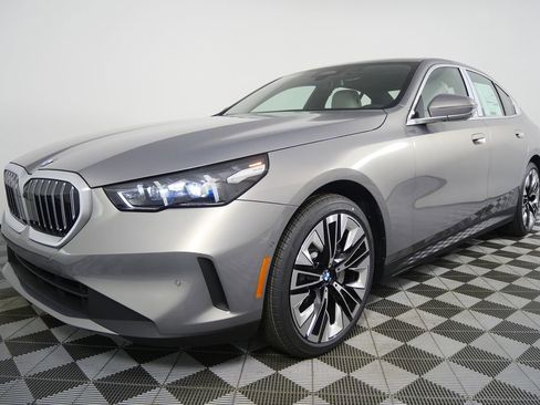 New 2026 BMW 530i xDrive w/ Premium Package image 8