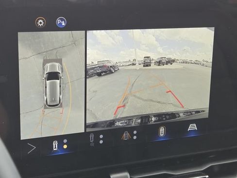 Used 2025 Chevrolet Equinox RS w/ Safety and Technology Package AWD/4WD image 4