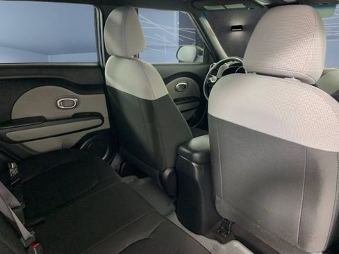 Used 2017 Kia Soul FWD image 11