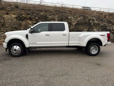 Certified 2021 Ford F450 Platinum w/ FX4 Off-Road Package image 3
