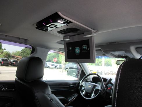 Used 2018 Chevrolet Tahoe Premier AWD/4WD image 16