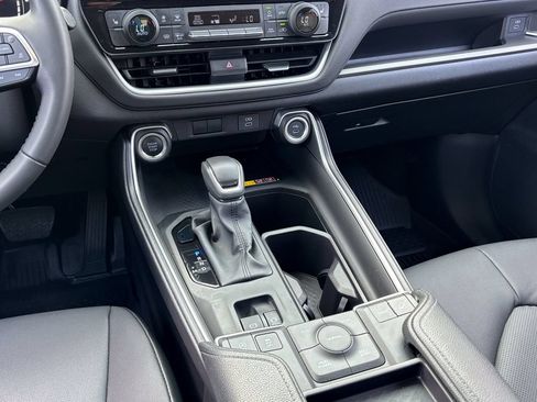 Used 2026 Toyota Grand Highlander AWD image 23