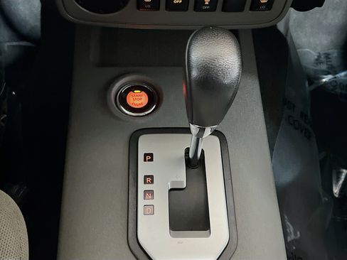 Used 2021 Nissan Frontier SV w/ Midnight Edition Floor Mats RWD image 12