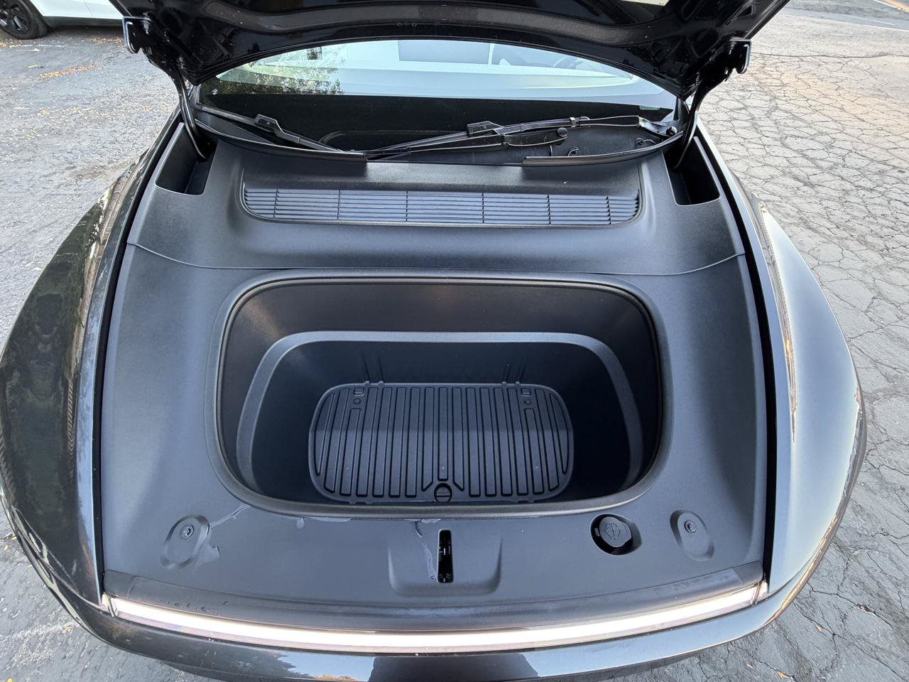 Used 2026 Tesla Model Y Long Range AWD/4WD image 7
