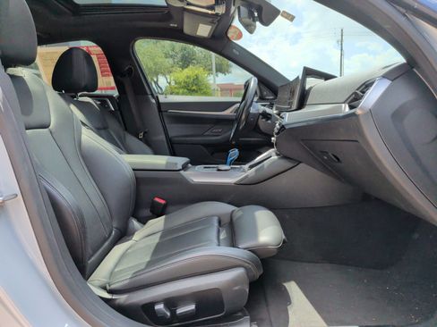 Used 2022 BMW i4 eDrive40 w/ M Sport Package RWD image 34