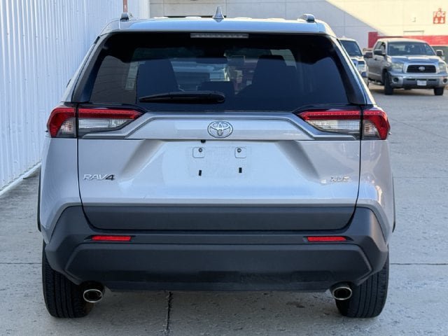 Used 2025 Toyota RAV4 XLE FWD image 5