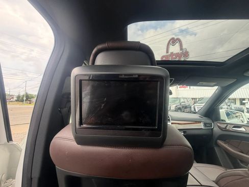 Used 2015 Mercedes-Benz GL 450 4MATIC image 18
