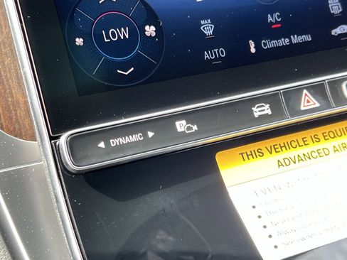 Used 2026 Mercedes-Benz GLC 300 4MATIC image 32