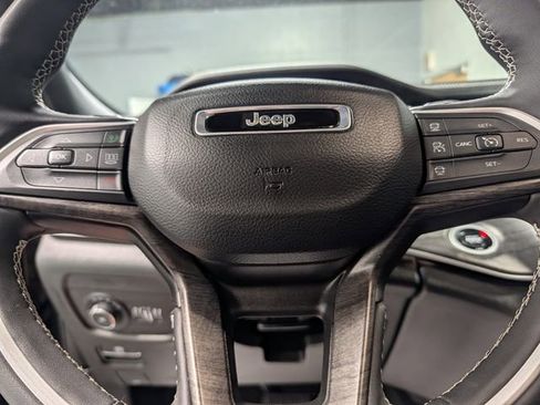 Used 2024 Jeep Grand Cherokee L Limited w/ Black Appearance Package AWD/4WD image 21