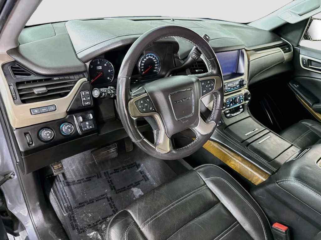 Used 2019 GMC Yukon XL Denali w/ Denali Ultimate Package AWD/4WD image 21