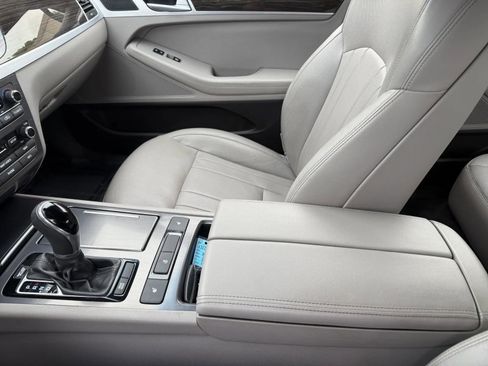 Used 2016 Hyundai Genesis 3.8 image 20