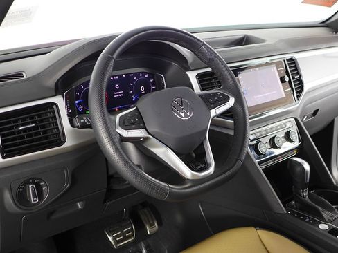 Used 2023 Volkswagen Atlas Cross Sport SEL R-Line image 31