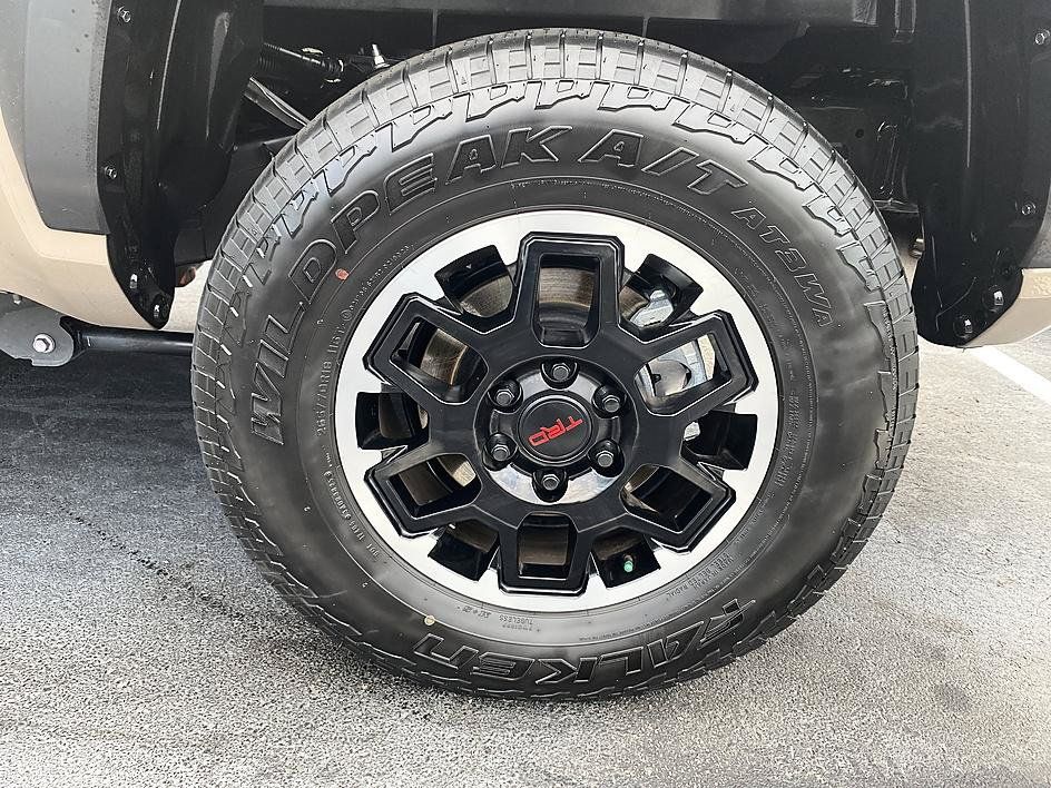 Certified 2026 Toyota Tacoma TRD Off-Road AWD/4WD image 24