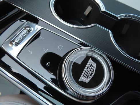 Used 2025 Cadillac Lyriq Luxury AWD/4WD image 36