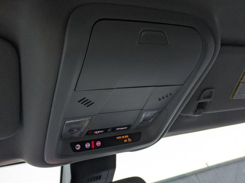 Used 2024 GMC Terrain SLE image 19