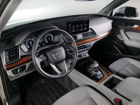 Certified 2022 Audi Q5 2.0T Premium Plus w/ Premium Plus Package image 3