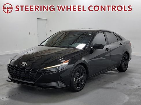 Used 2021 Hyundai Elantra SEL FWD image 4