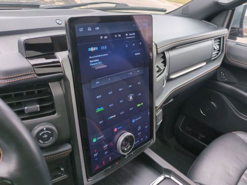 Used 2023 Ford Expedition Platinum image 28